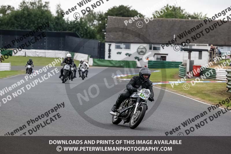 Vintage motorcycle club;eventdigitalimages;mallory park;mallory park trackday photographs;no limits trackdays;peter wileman photography;trackday digital images;trackday photos;vmcc festival 1000 bikes photographs